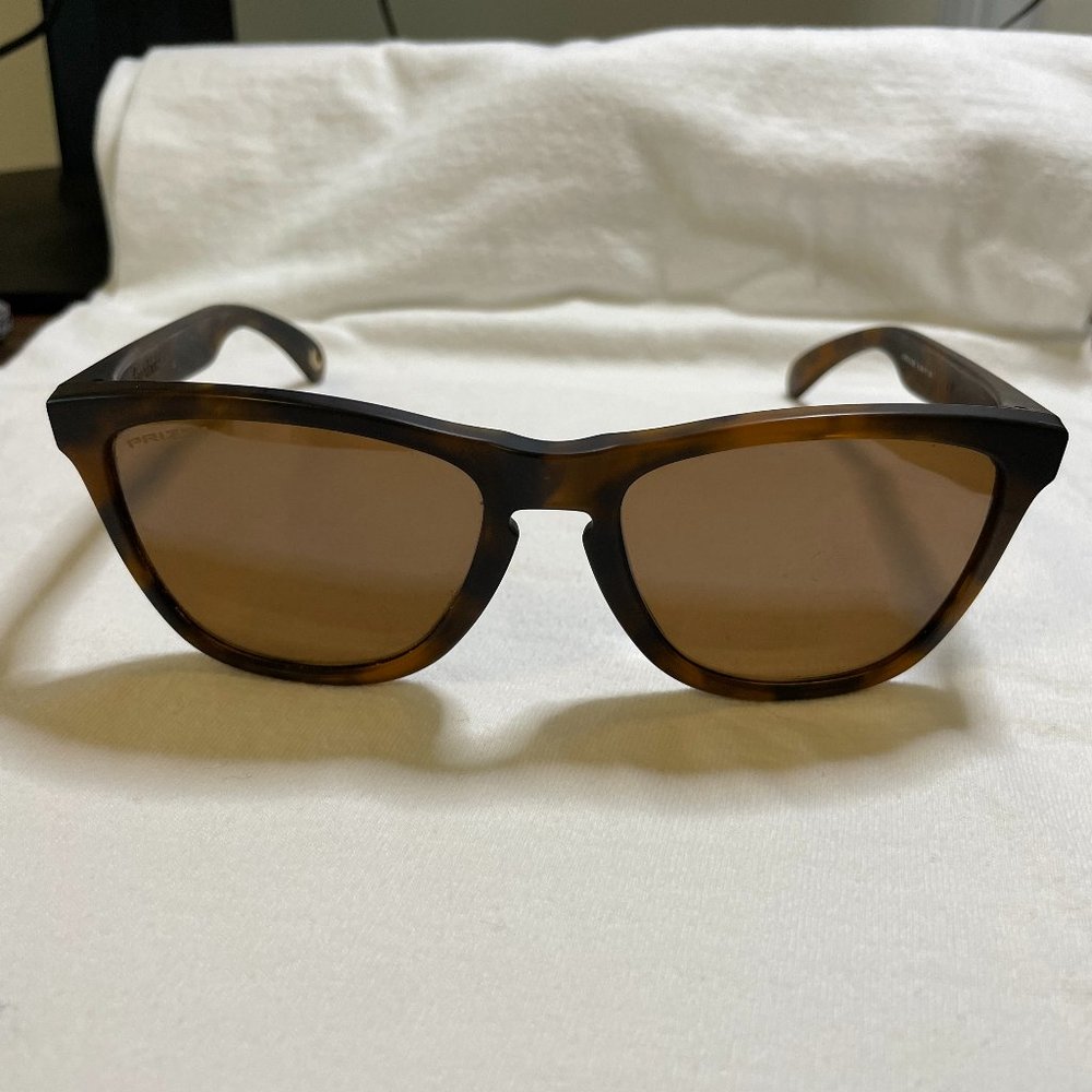 Oakley Frogskins in tortoise